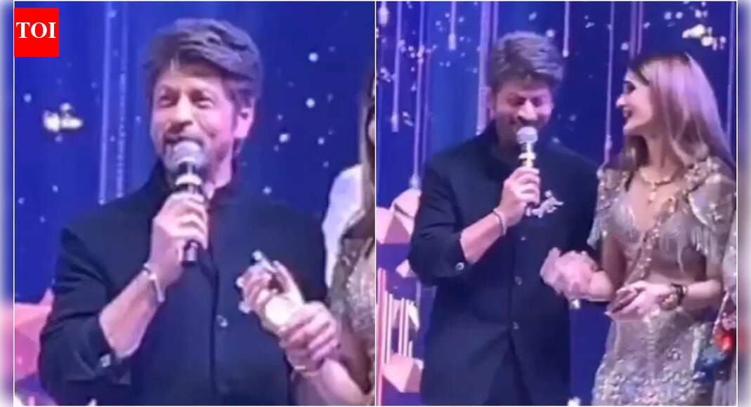 <div>SRK gets asked to say 'Bolo zubaan kesari' dialogue: Video</div>