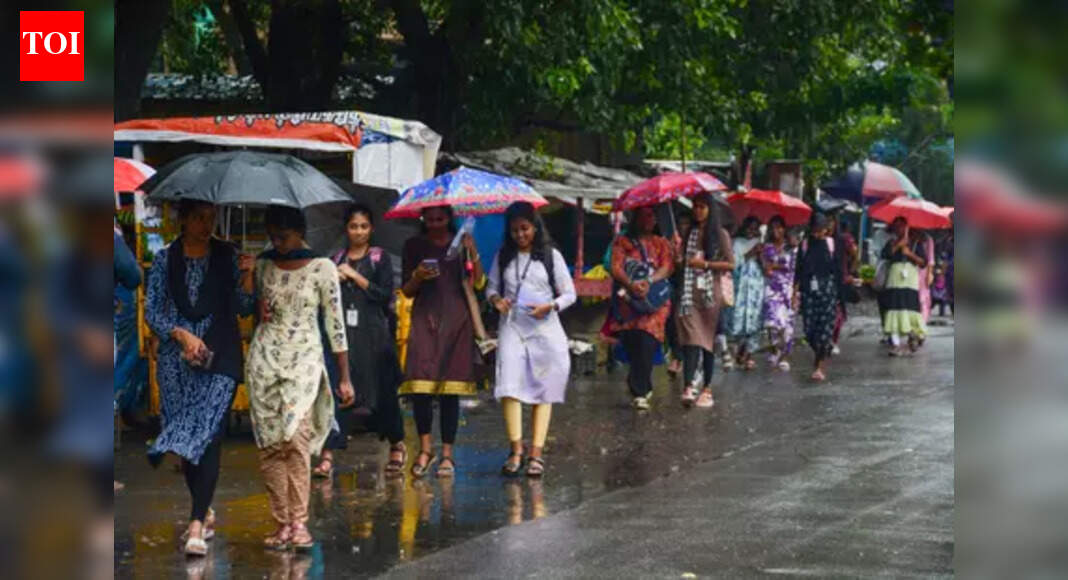 Colleges and schools in Chennai to remain closed on Thursday due to Cyclone Ditwah