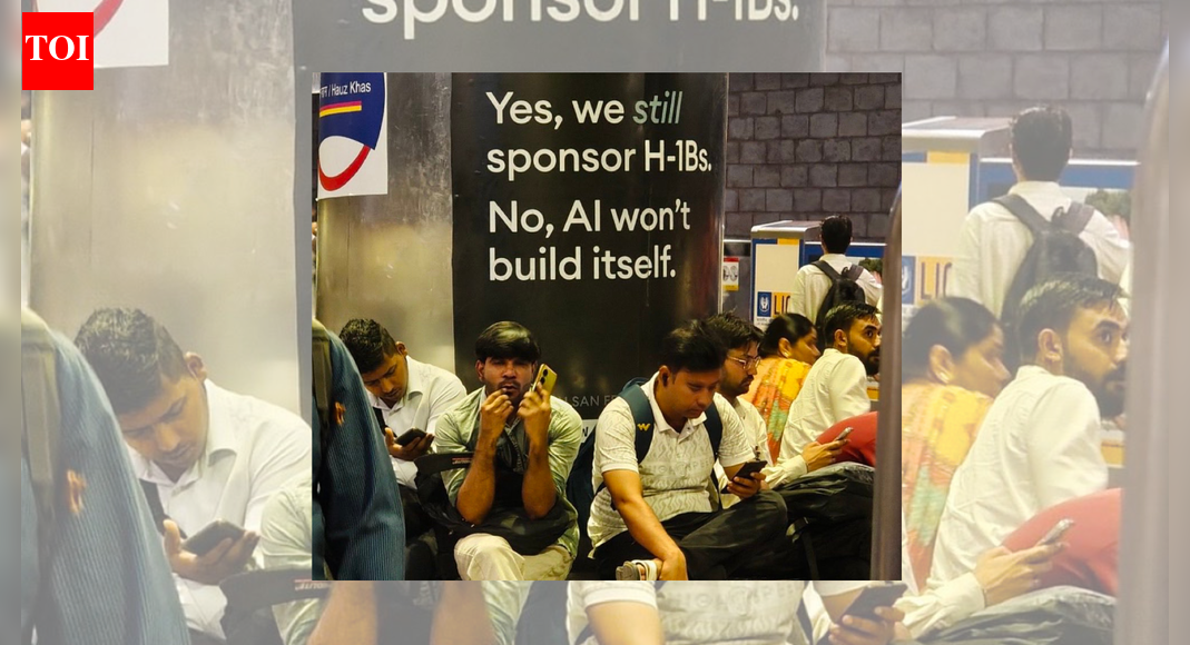 <div>US firm's 'we still sponsor H-1Bs' hoardings in India grab eyeballs amid $100,000 visa fee row</div>