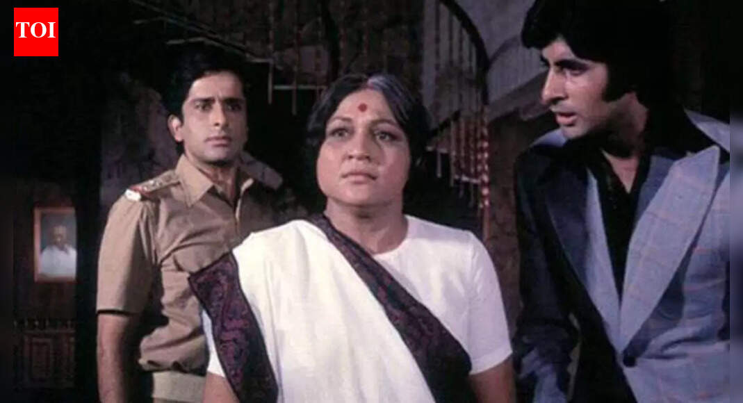 Remembering Shashi Kapoor the legend on his death anniversary via his iconic movies on OTT platforms