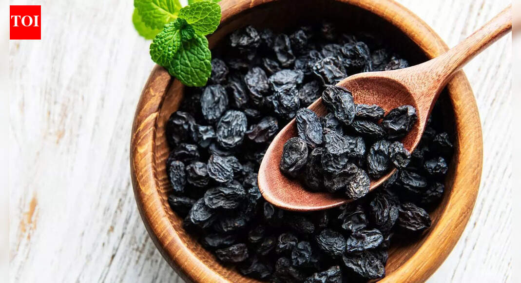Health benefits of soaked black raisins (munakka): Prevents cancer, supports heart health, controls high BP, freshens breath, and more