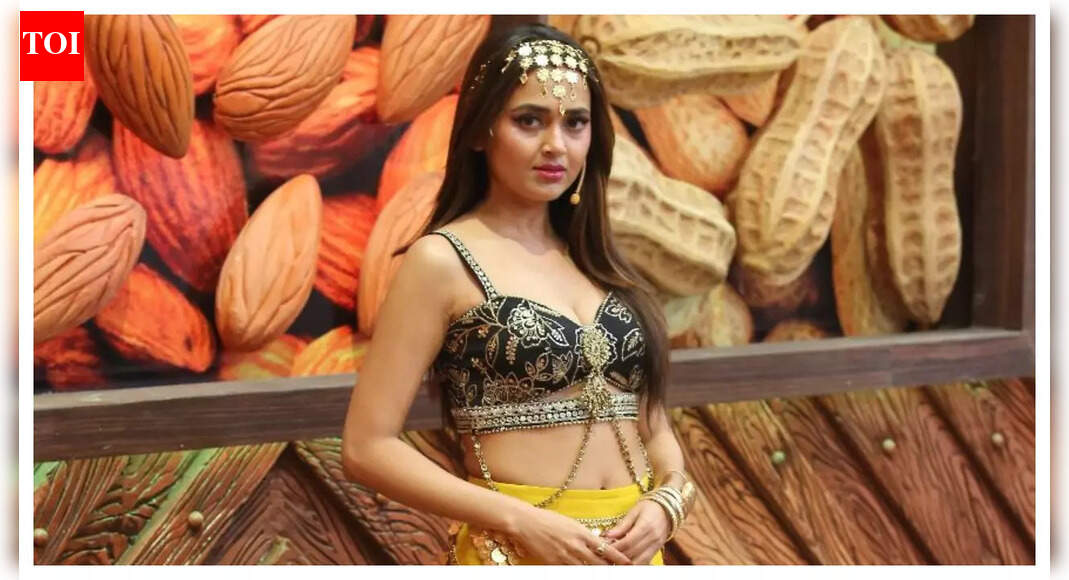 'Laughter Chefs Unlimited Entertainment’ season 3: Tejasswi Prakash relives her Naagin era as Priyanka Chahar Choudhary joins her