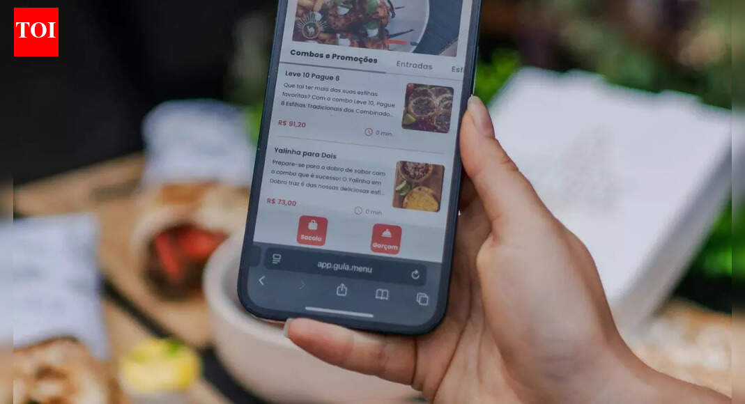 What is a ‘smartphone pinky’ and how it affects your hands
