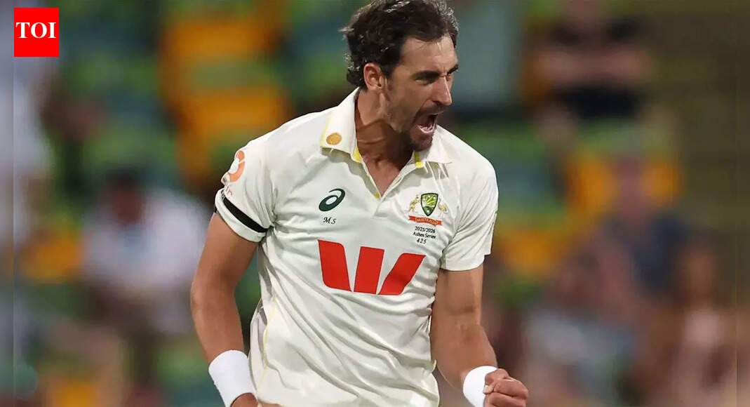 Wasim Akram 'still the pinnacle': Mitchell Starc