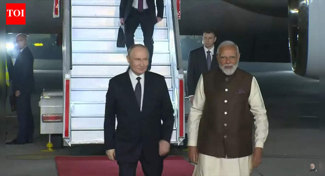 Putin India Visit: PM Modi welcomes Russian President in Delhi, shares car ride after warm reception - key points