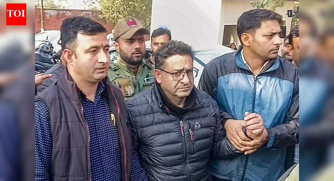 <div>Arrested suspect in Rubaiya abduction was 'inadvertently' named in CBI warrant: Court</div>