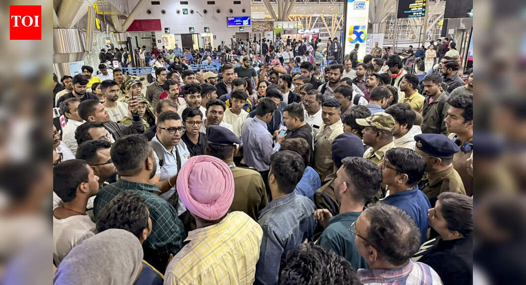 IndiNoGo: 300 flights nixed as airline chaos worsens