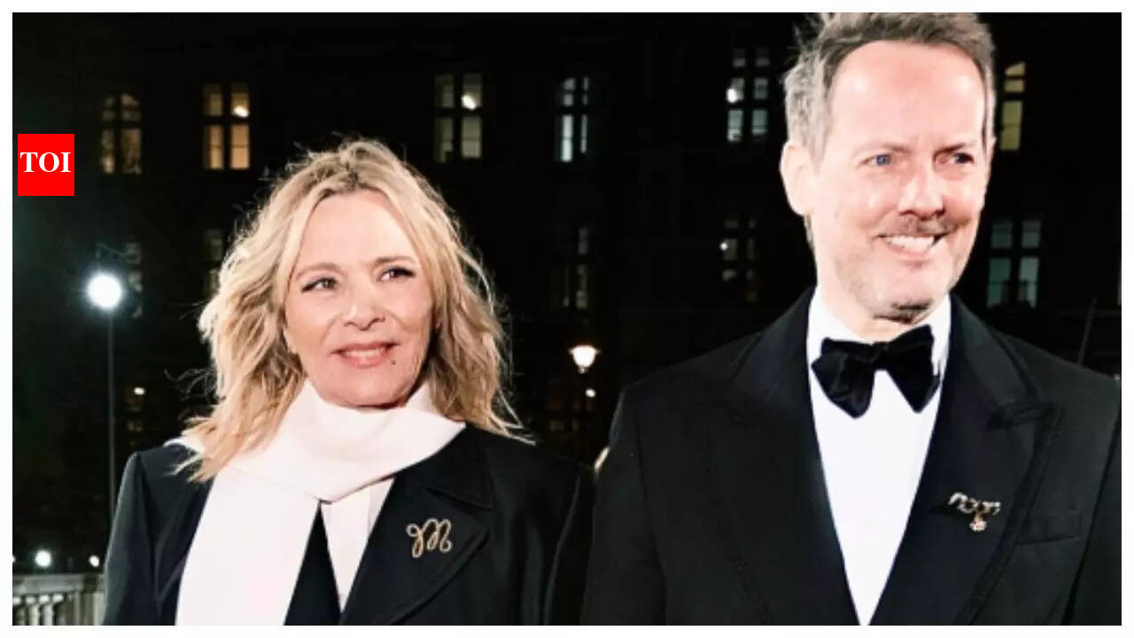 Sex and the City' star Kim Cattrall marries Russell Thomas in intimate London wedding | - The Times of India