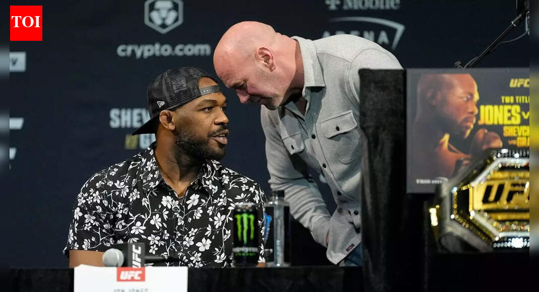 Joe Rogan pushes Dana White for a Jon Jones comeback shift while teasing his dream UFC lineup at the White House