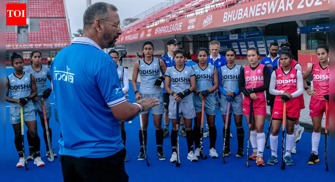Ministry steps in to try to defuse Indian women's hockey crisis