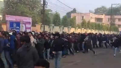 WATCH: Chaos at Barabati Stadium! Fans sprint and break queues for India–South Africa T20I tickets