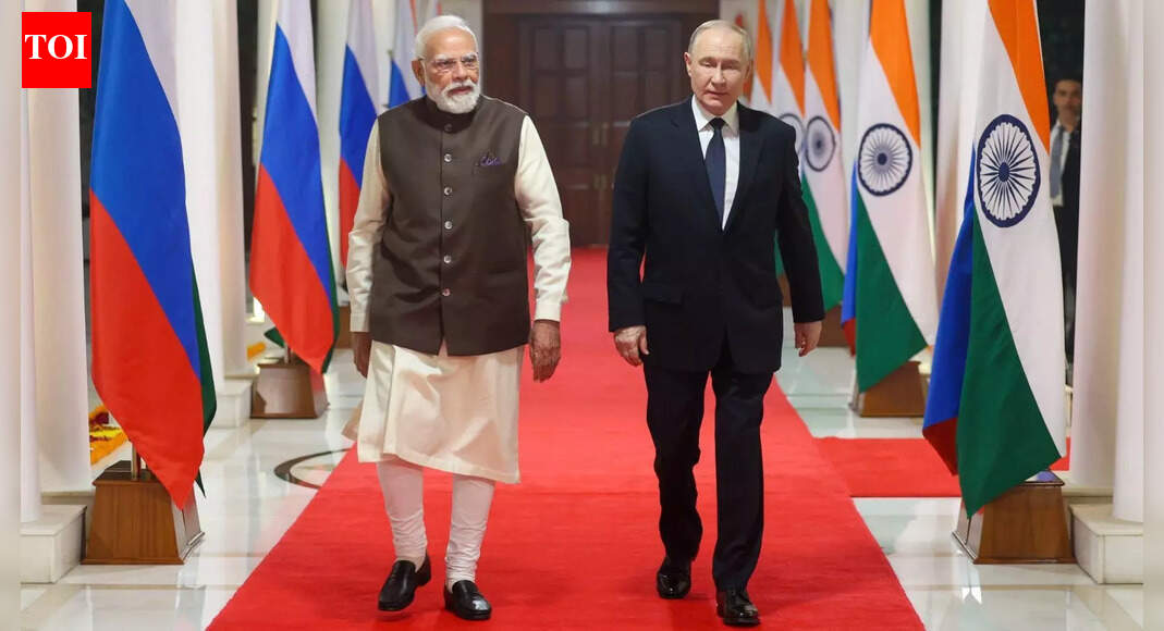 <div>India-Russia summit: 'India on side of peace', says PM Modi; Putin hails 'deep-rooted' ties  - top developments</div>
