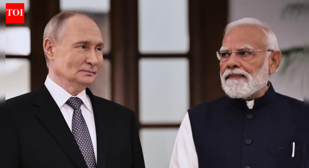 <div>'Symbolism and substance': Tharoor hails PM Modi-Putin bonhomie; hopeful of stronger India-Russia ties</div>