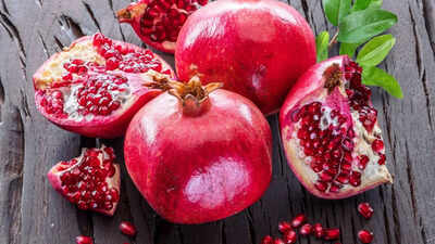 6 ways to eat pomegranate for better skin, digestion and daily energy