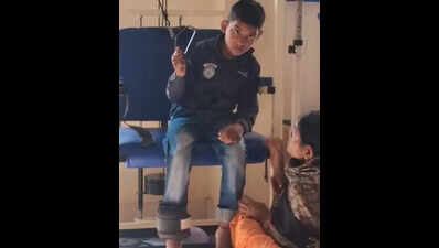 स्टाफ की कमी से बगहा स्वास्थ्य केंद्र चरमरा गया है