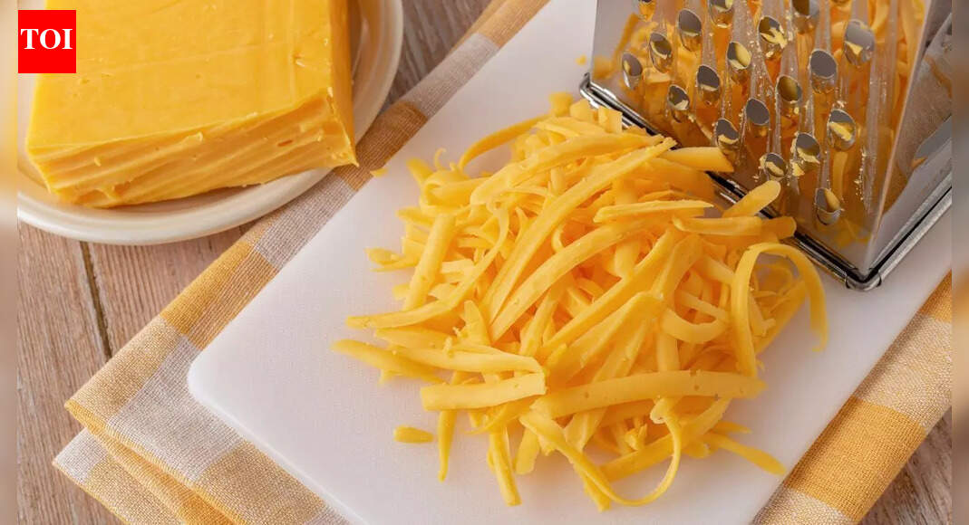 Are you shredding cheese in the wrong way? Simple hack to grate cheese without creating a mess