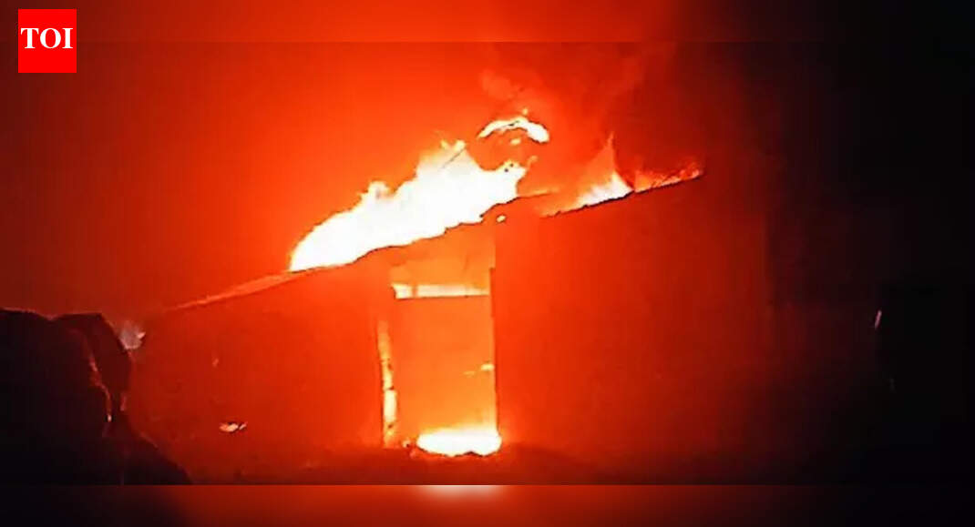 Fire erupts at waste warehouse in Jharia