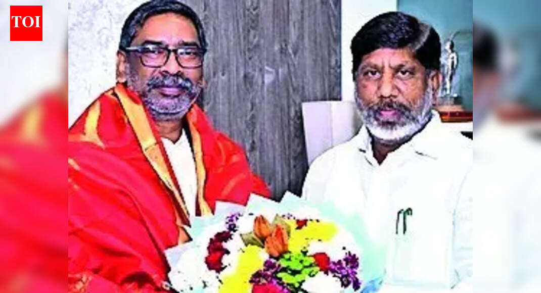 Telangana dyCM meets Hemant