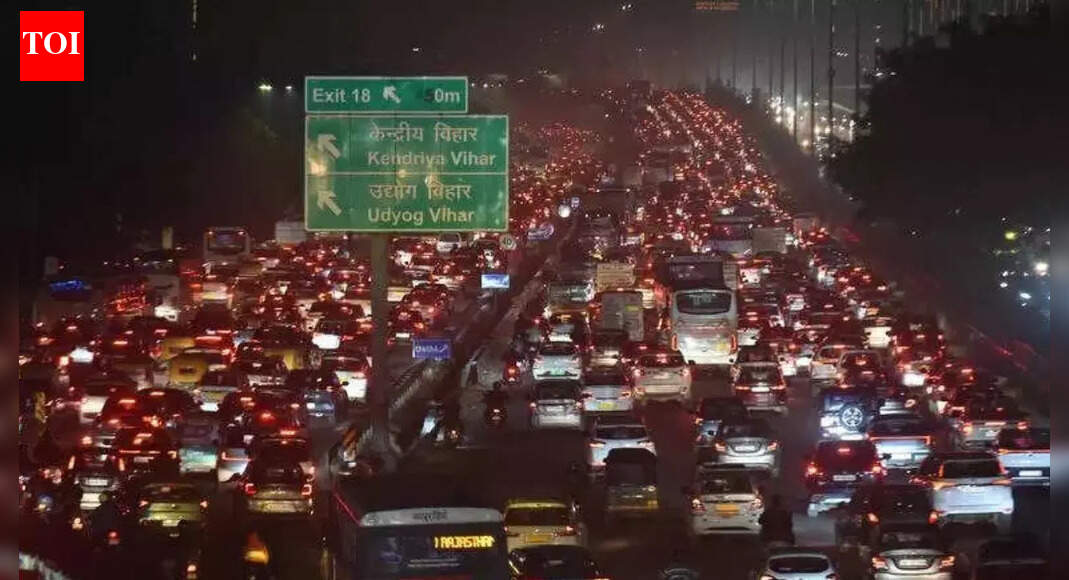 2km in 2 hours: Why traffic was tied into knots on Delhi-Gurgaon Expressway