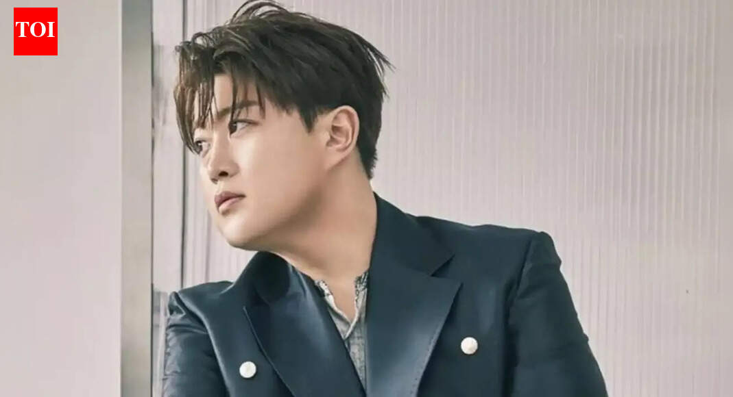 Trot singer Kim Ho Joong is being considered for Christmas parole; confirmation on status awaited