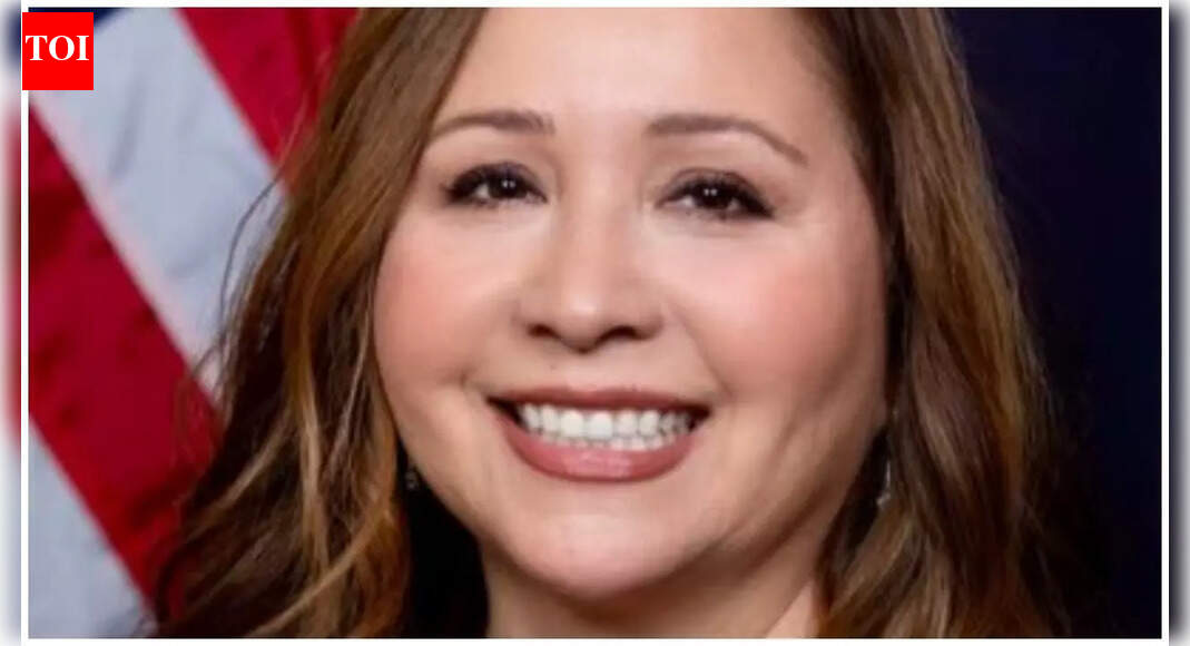 <div>'Disgraceful, unacceptable': Arizona congresswoman claims ICE agents 'pepper-sprayed' her during Tucson protest; DHS denies</div>