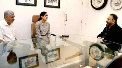 Kamal Haasan visits AVM Saravana's home upon returning to Chennai, extends condolences to the producer's family - Reports