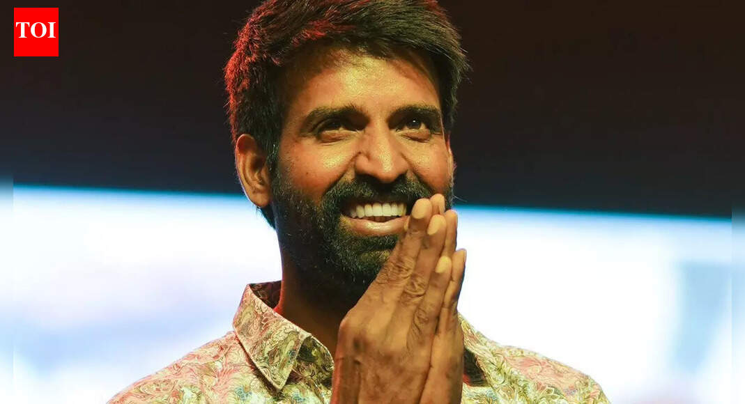 'Mandadi' star Soori accepts fan's complaint, humbly apologizes for crew bouncer's harsh behavior, wins praise for his humanity