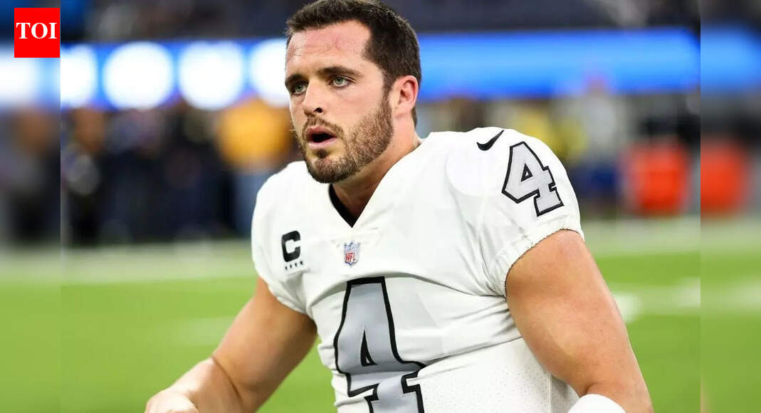 Report: Jets may try to lure Derek Carr out of retirement as Justin Fields experiment collapses