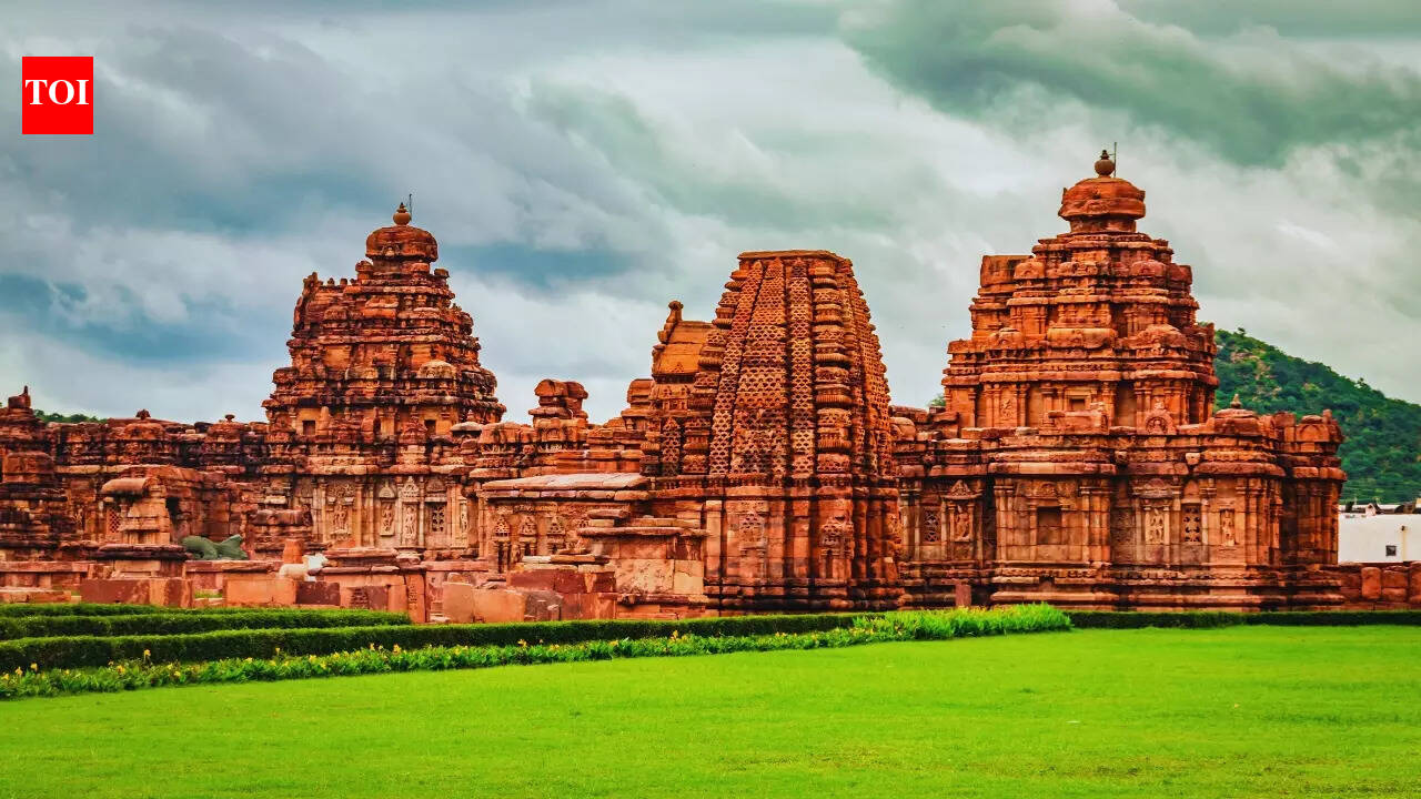 10 iconic monuments in India left behind by different dynasties