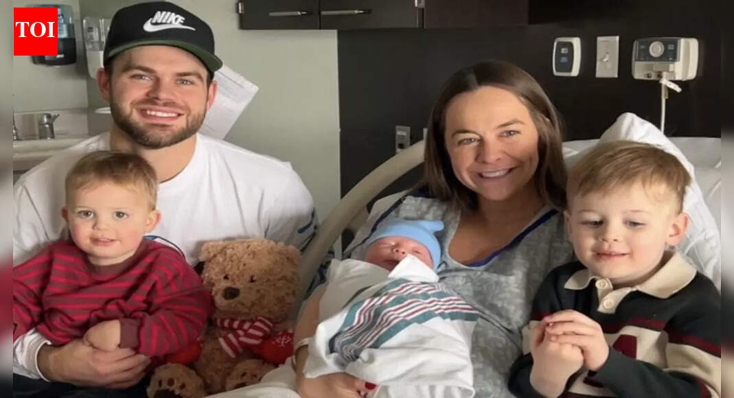 Detroit Red Wings forward Alex DeBrincat and wife Lyndsey welcome third son Leighton who just made a cute Instagram debut