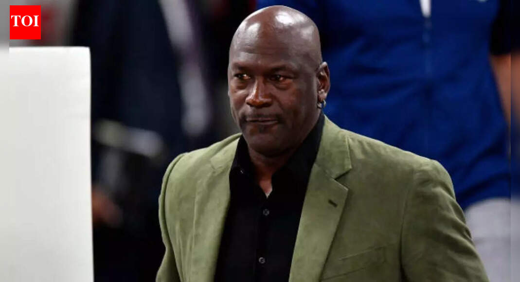 Michael Jordan’s court appearance sparks huge fan reaction outside courthouse