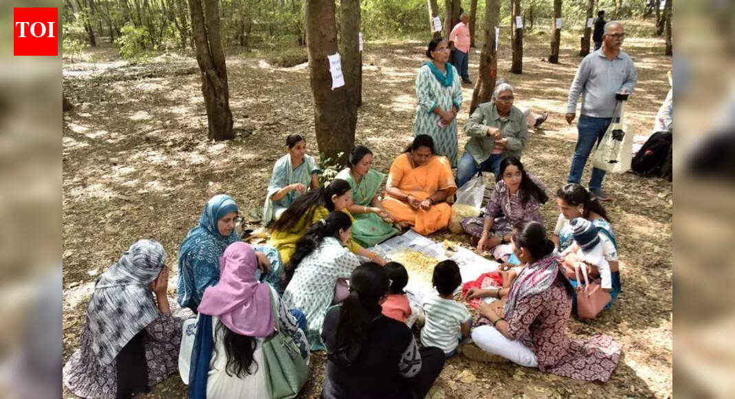 तपोवन में पेड़ों की कटाई का विरोध करने और पर्यावरण जागरूकता को बढ़ावा देने के लिए नासिक निवासी एकजुट हुए | नासिक समाचार