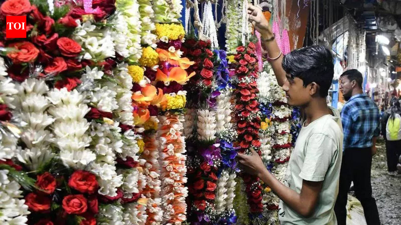 Flower problem during peak wedding season | Kolkata News - The Times of ...