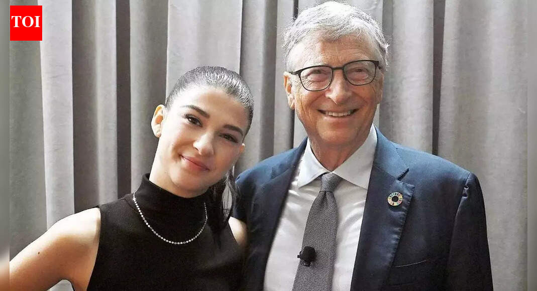 Bill Gates' daughter gets $30M for AI app: Gates says won't invest; works helpdesk
