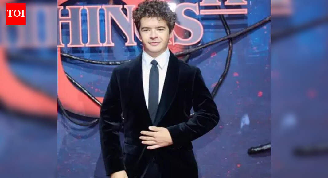 Gaten Matarazzo Reveals His 'Stranger Things' Texting Buddies