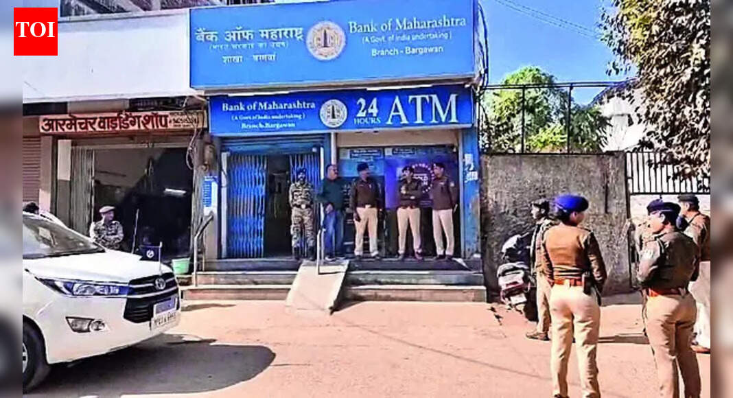 Madhya Pradesh: Gang uproots ATM, heaves it into vehicle &amp; flees; incident happens just metres away from police station