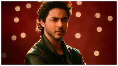 ఆర్యన్ ఖాన్ వివాదం: జైద్ ఖాన్ షారుఖ్ ఖాన్ కుమారుడిని రక్షించాడు; దర్శకుడి చేతి సంజ్ఞ 'మేనేజర్ కోసం ఉద్దేశించబడింది, గుంపు కోసం కాదు'