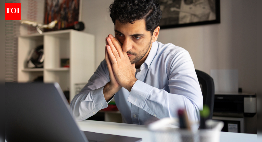 'My manager gives me new tasks 15 minutes before I log off,' shares employee: 5 ways you can set boundaries at work