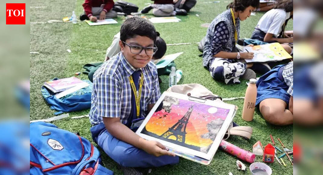 Young participants light up drawing contest | Kolkata News