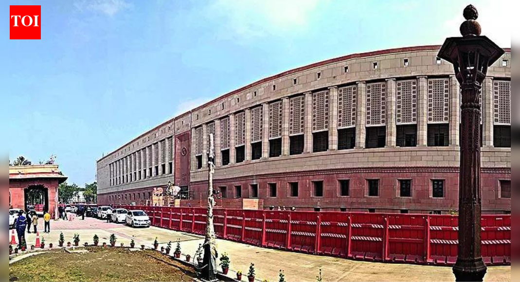 <div>'Vande Mataram' discussion in Parliament today, sparks set to fly</div>