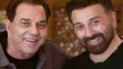 Dharmendra’s 90th birth anniversary has Sunny Deol sharing an emotional tribute as Esha and Abhay Deol join: 'Papa is always with me'