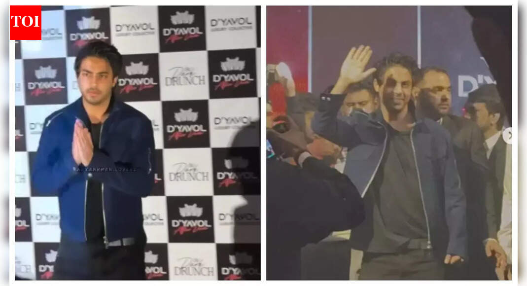Aryan Khan does 'namaste' as he poses for paparazzi at Kolkata event amid middle finger controversy