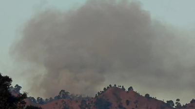 Smoke billows along LoC areas of Rajouri-Poonch on 2nd day also