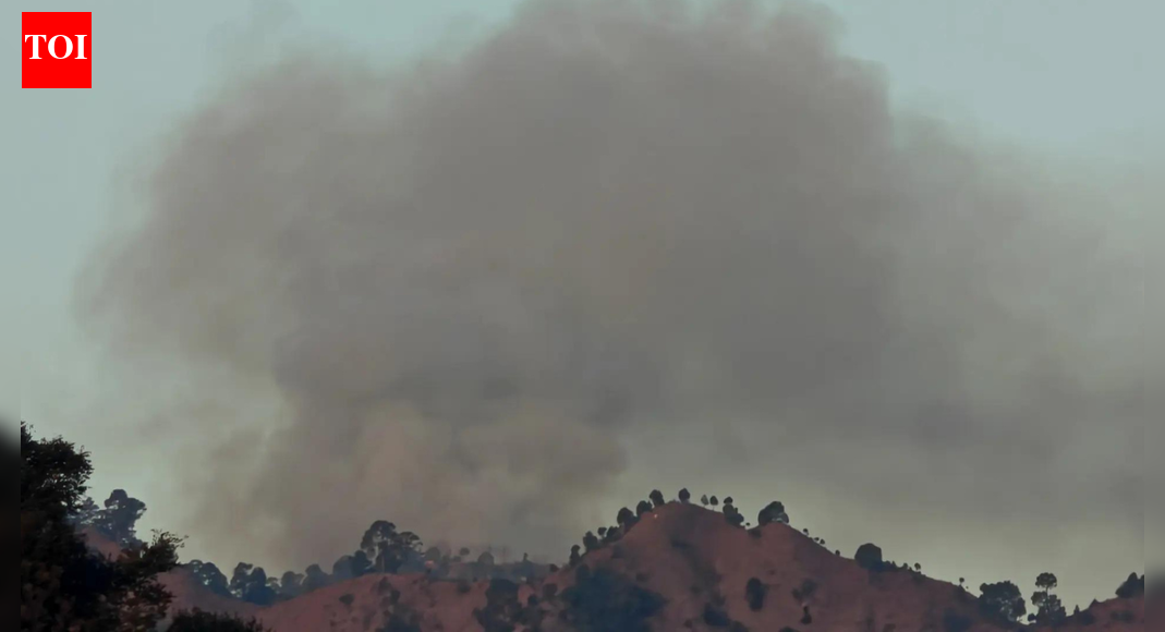 Smoke billows along LoC areas of Rajouri-Poonch on 2nd day also