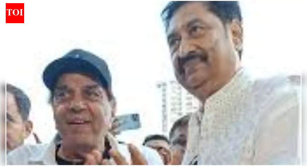 Kumar Sanu pays tribute to late Dharmendra, sings ‘Trinetra’ song in his honour