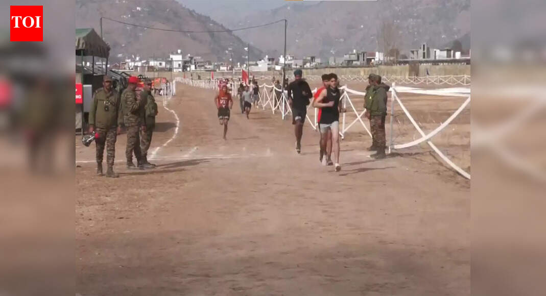 <div>Hundreds participate in Army-sponsored marathon near LoC in J-K's Poonch</div>