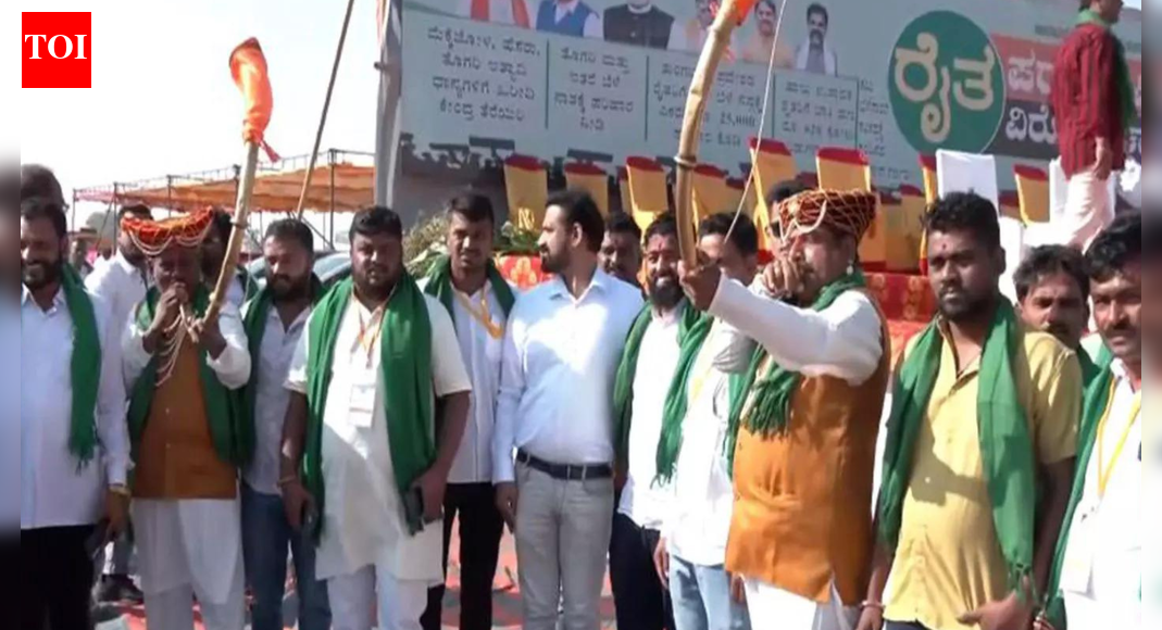 'Next step will be to gherao them': Karnataka BJP MLAs protest at Suvarna Soudha; urge govt to resolve farmers’ issues