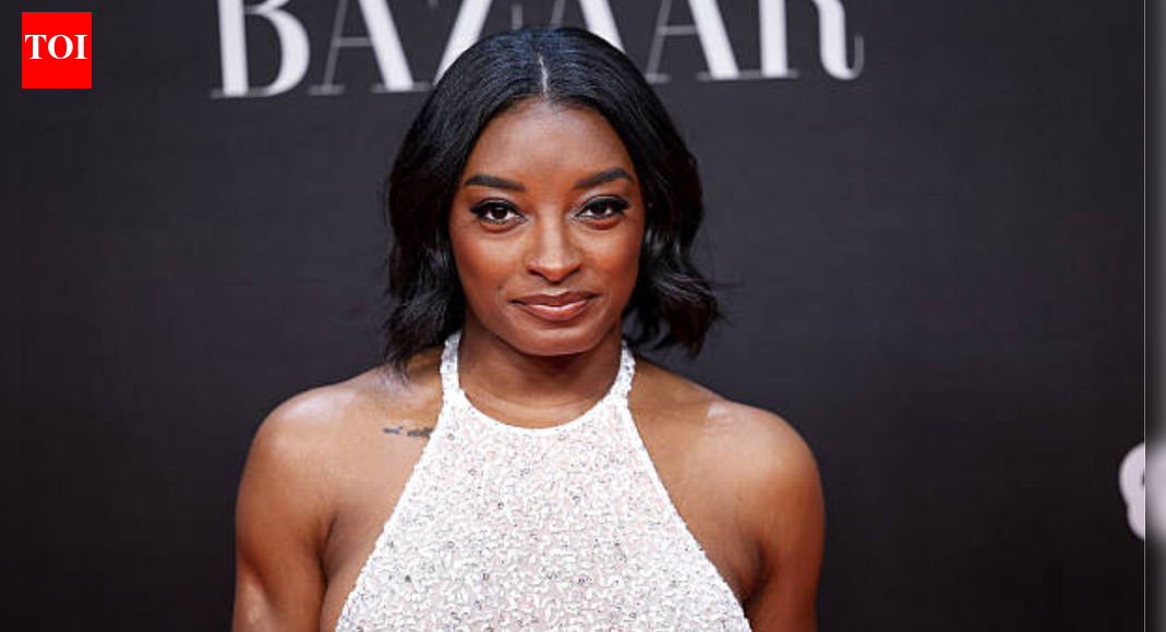 Inside Simone Biles' hair and makeup routine as she steals the show with a diamond-studded look at Jonathan Owens’ Chicago Bears game