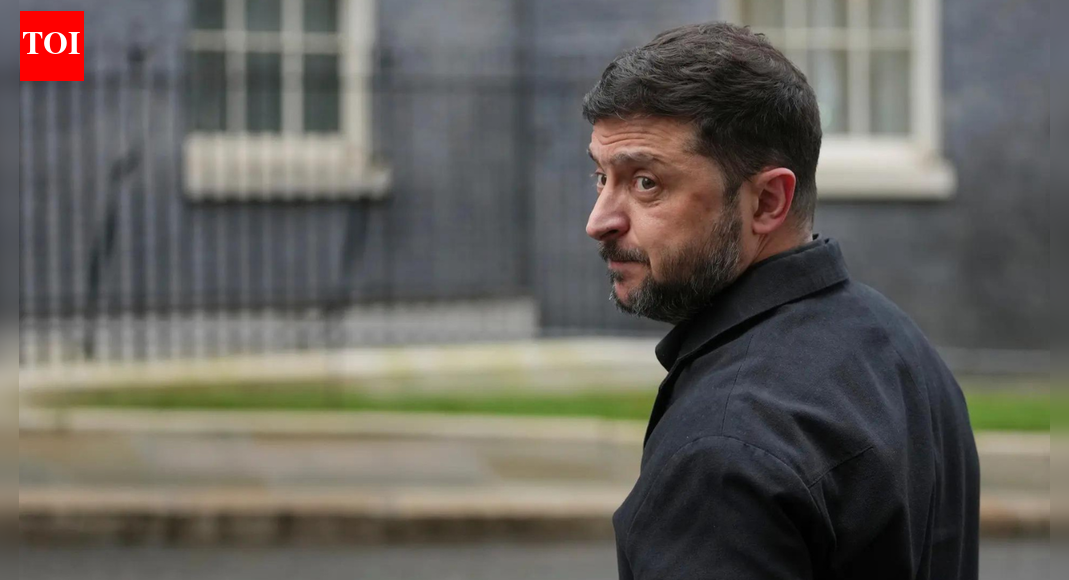 Zelenskyy reaffirms refusal to cede land to Russia, readies new plan