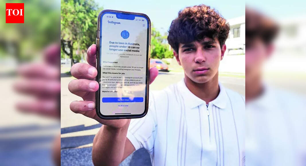 Australia won't penalise parents or kids for accessing social media...